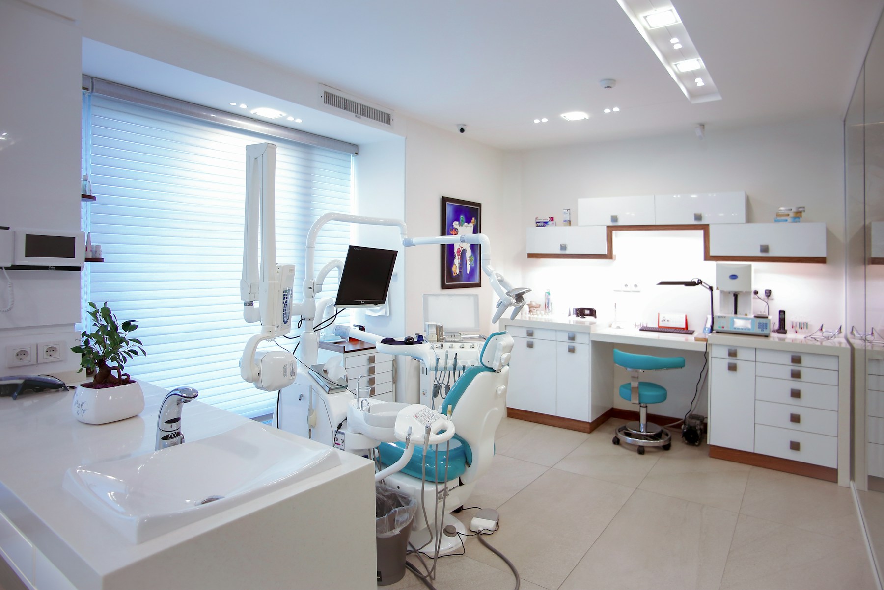 Prótese ou implante dentário: quais são as diferenças?